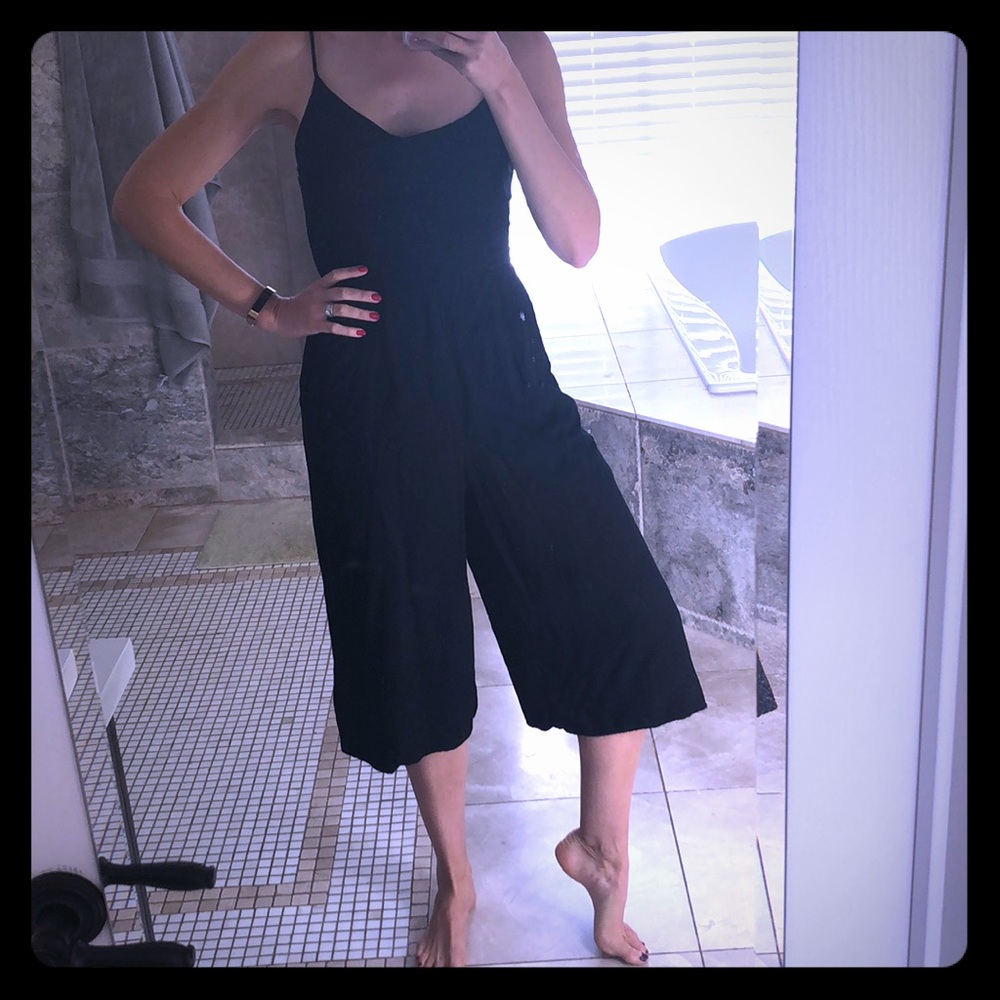 Wide-legged, cropped jumpsuit